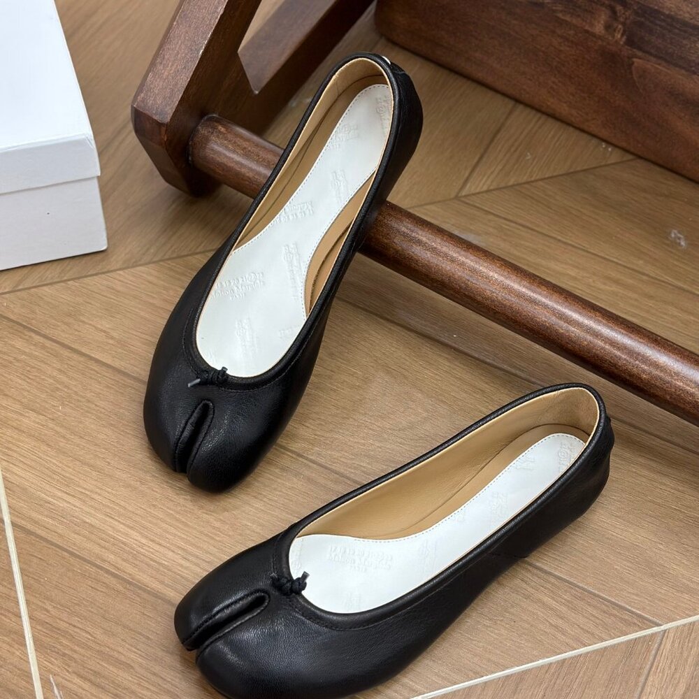 Maison Margiela Tabi Loafer | Black tabi - Picture 5 of 9